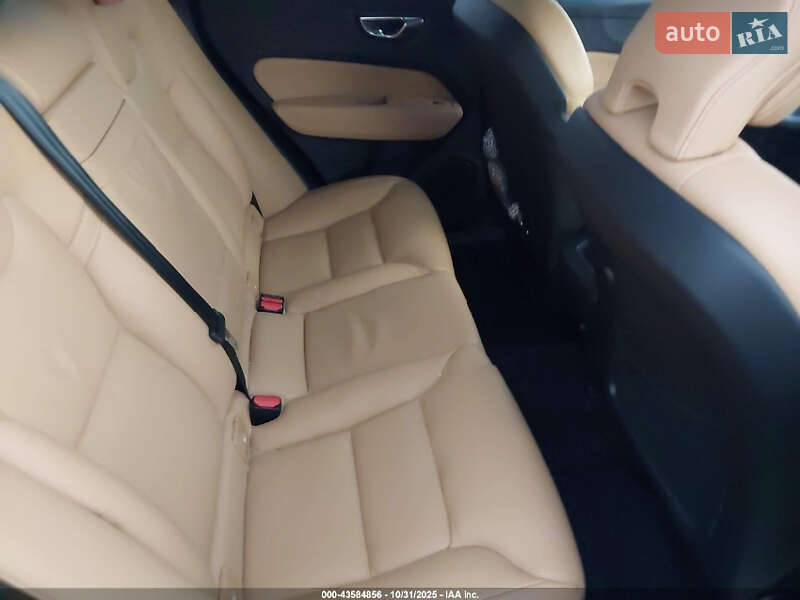 Внедорожник / Кроссовер Volvo XC60 2020 в Днепре