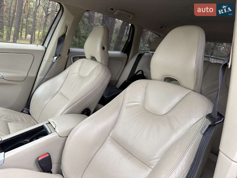 Внедорожник / Кроссовер Volvo XC60 2012 в Киеве