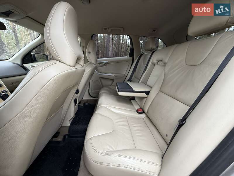 Внедорожник / Кроссовер Volvo XC60 2012 в Киеве