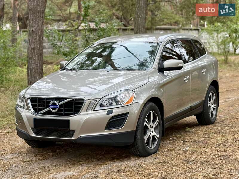 Внедорожник / Кроссовер Volvo XC60 2012 в Киеве