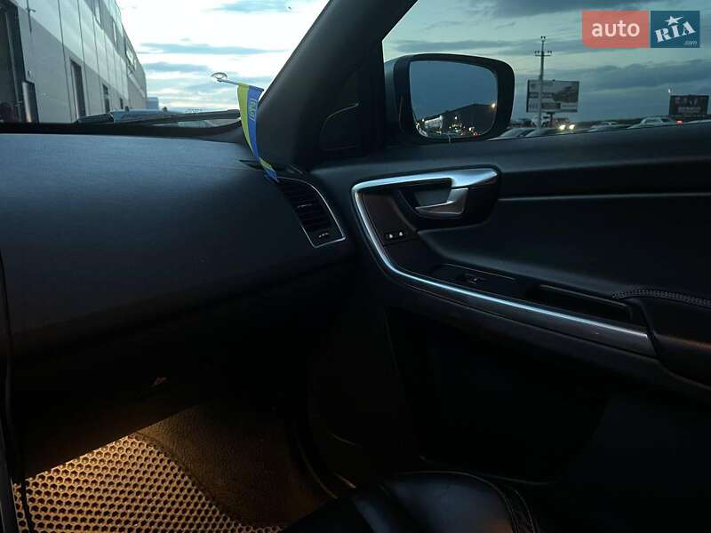 Внедорожник / Кроссовер Volvo XC60 2013 в Львове