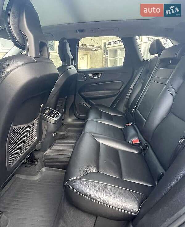 Внедорожник / Кроссовер Volvo XC60 2017 в Львове