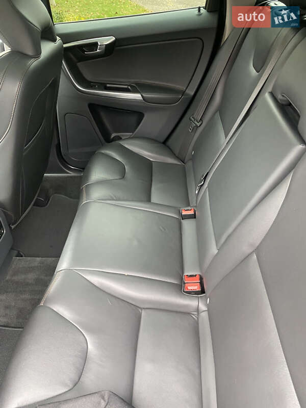 Внедорожник / Кроссовер Volvo XC60 2017 в Ровно фото 9 Внедорожник / Кроссовер Volvo XC60 2017 в Ровно