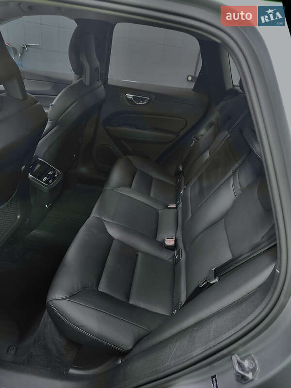 Внедорожник / Кроссовер Volvo XC60 2017 в Каменском фото 16 Внедорожник / Кроссовер Volvo XC60 2017 в Каменском