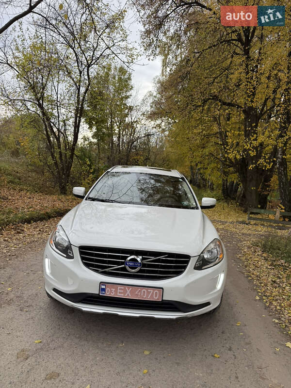 Внедорожник / Кроссовер Volvo XC60 2014 в Почаеве