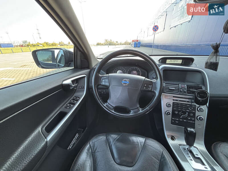Внедорожник / Кроссовер Volvo XC60 2009 в Нововолынске