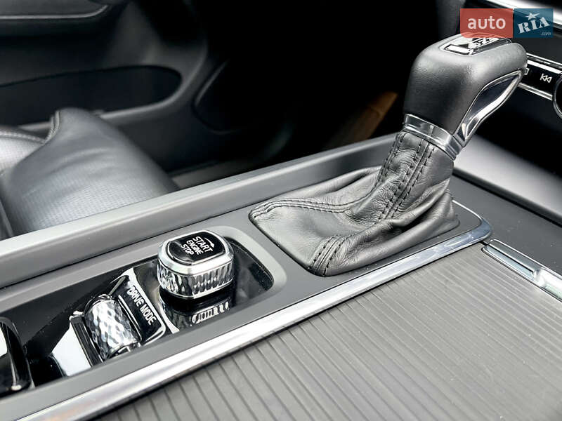 Позашляховик / Кросовер Volvo XC60 2017 в Києві фото 11 Позашляховик / Кросовер Volvo XC60 2017 в Києві