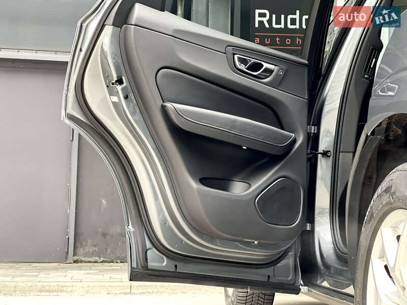 Позашляховик / Кросовер Volvo XC60 2017 в Києві фото 33 Позашляховик / Кросовер Volvo XC60 2017 в Києві