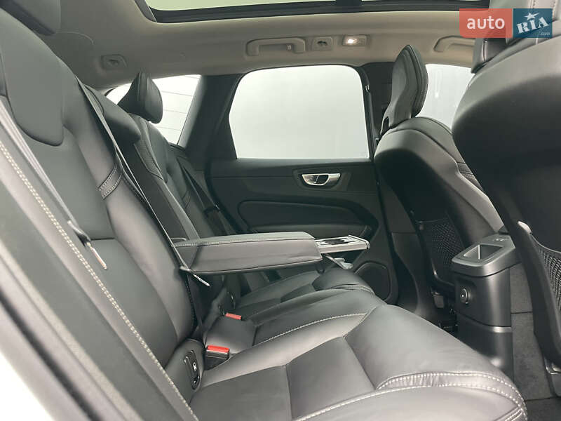 Позашляховик / Кросовер Volvo XC60 2024 в Дніпрі