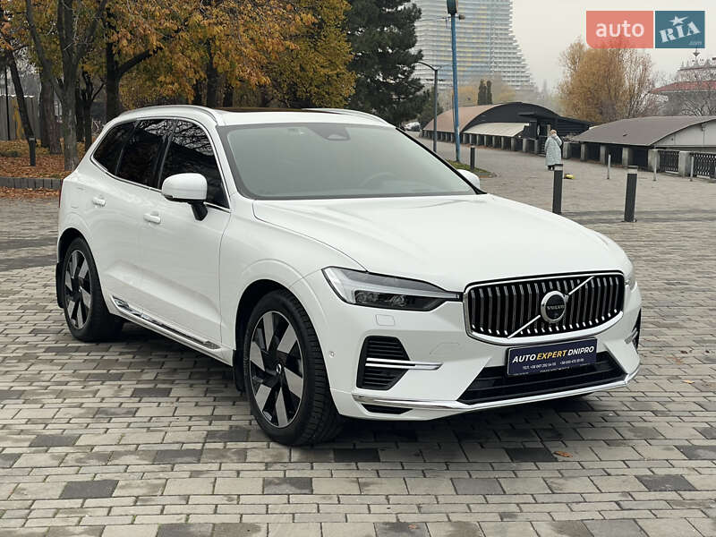 Позашляховик / Кросовер Volvo XC60 2024 в Дніпрі