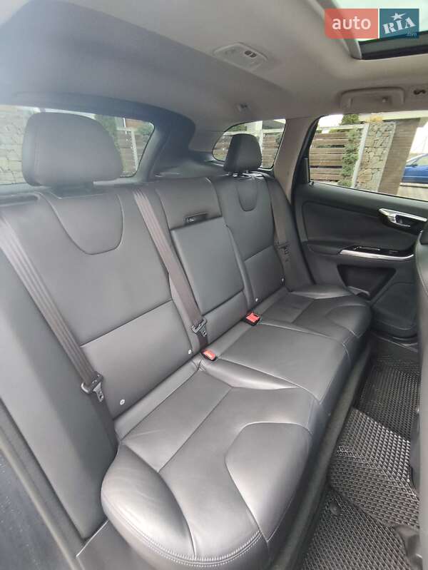 Позашляховик / Кросовер Volvo XC60 2015 в Стрию