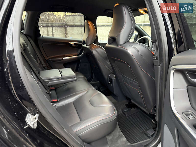 Внедорожник / Кроссовер Volvo XC60 2015 в Ровно