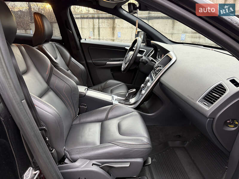 Внедорожник / Кроссовер Volvo XC60 2015 в Ровно