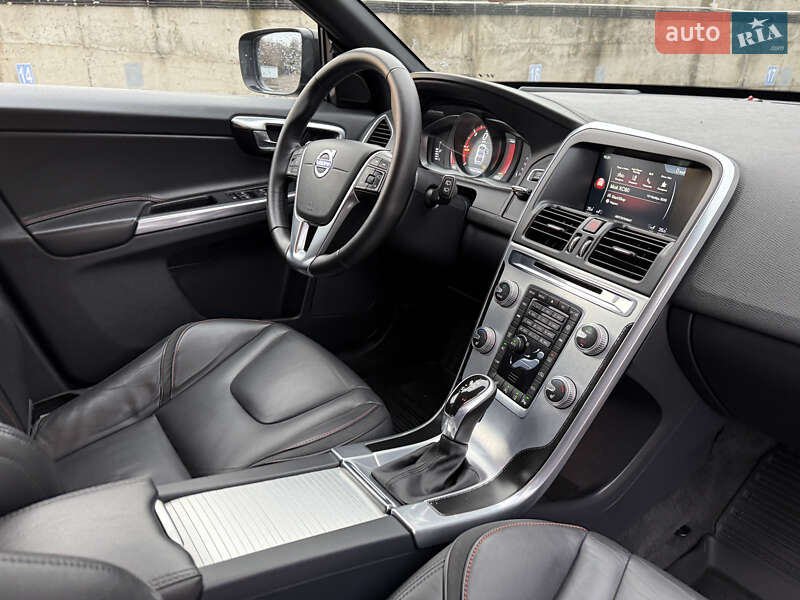 Внедорожник / Кроссовер Volvo XC60 2015 в Ровно