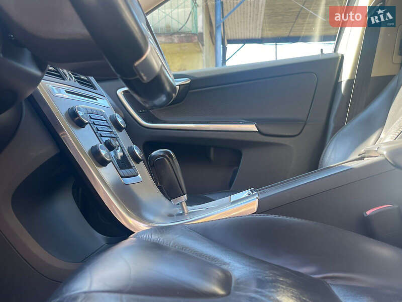 Внедорожник / Кроссовер Volvo XC60 2012 в Мукачево