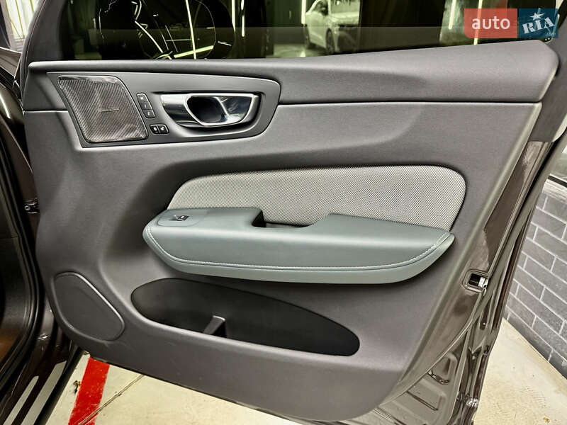 Внедорожник / Кроссовер Volvo XC60 2021 в Днепре фото 21 Внедорожник / Кроссовер Volvo XC60 2021 в Днепре