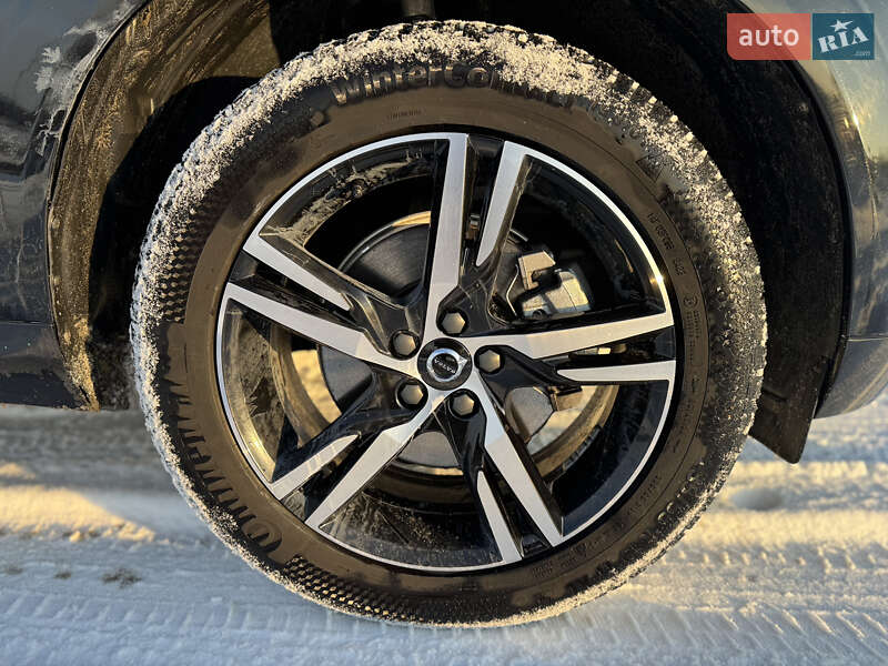 Внедорожник / Кроссовер Volvo XC60 2022 в Ирпене