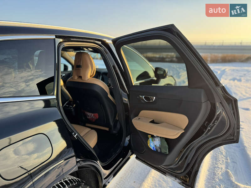 Внедорожник / Кроссовер Volvo XC60 2022 в Ирпене