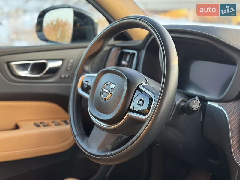 Внедорожник / Кроссовер Volvo XC60 2022 в Ирпене