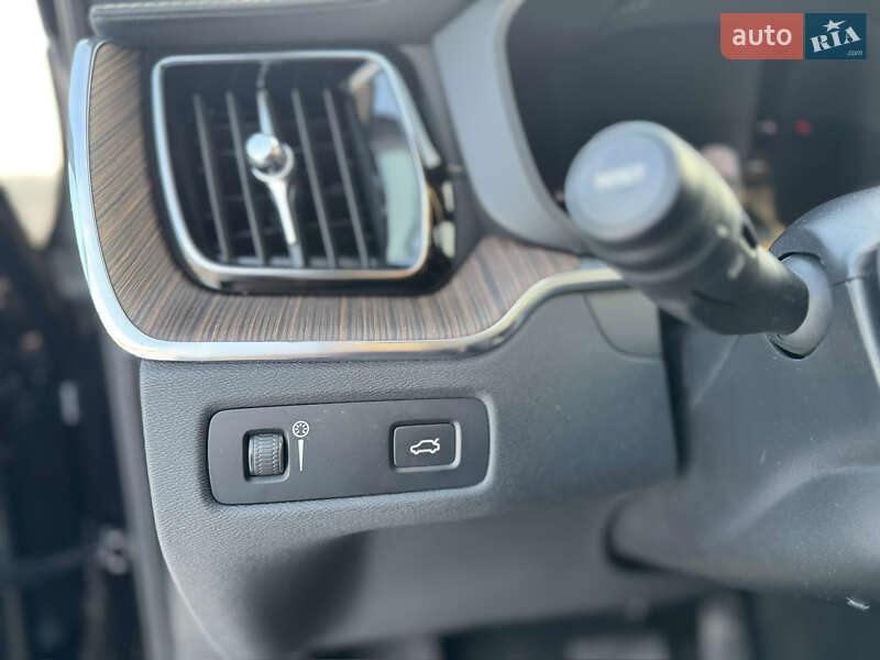 Внедорожник / Кроссовер Volvo XC60 2022 в Ирпене