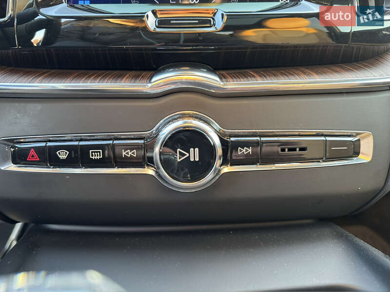 Внедорожник / Кроссовер Volvo XC60 2022 в Ирпене