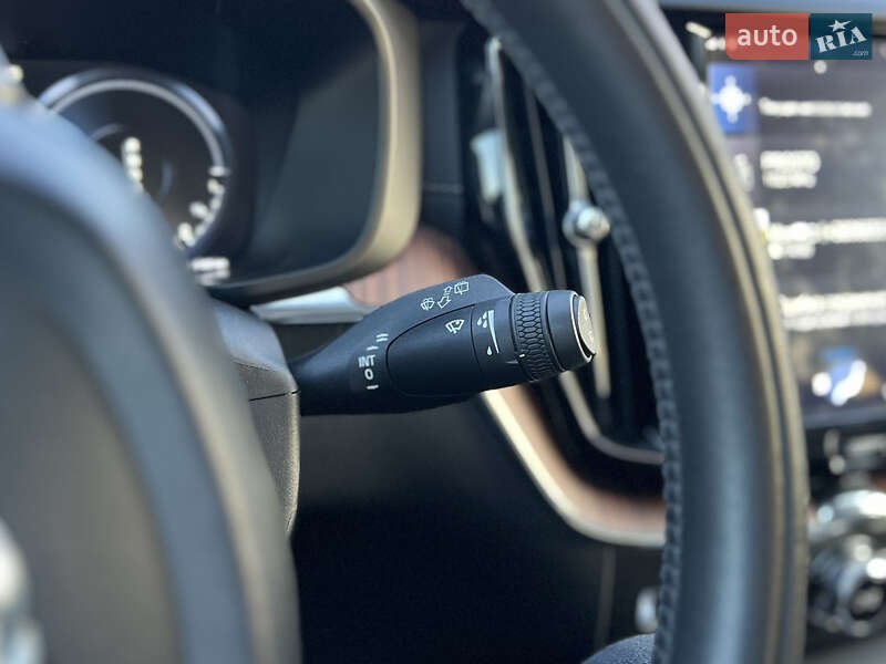 Позашляховик / Кросовер Volvo XC60 2019 в Києві