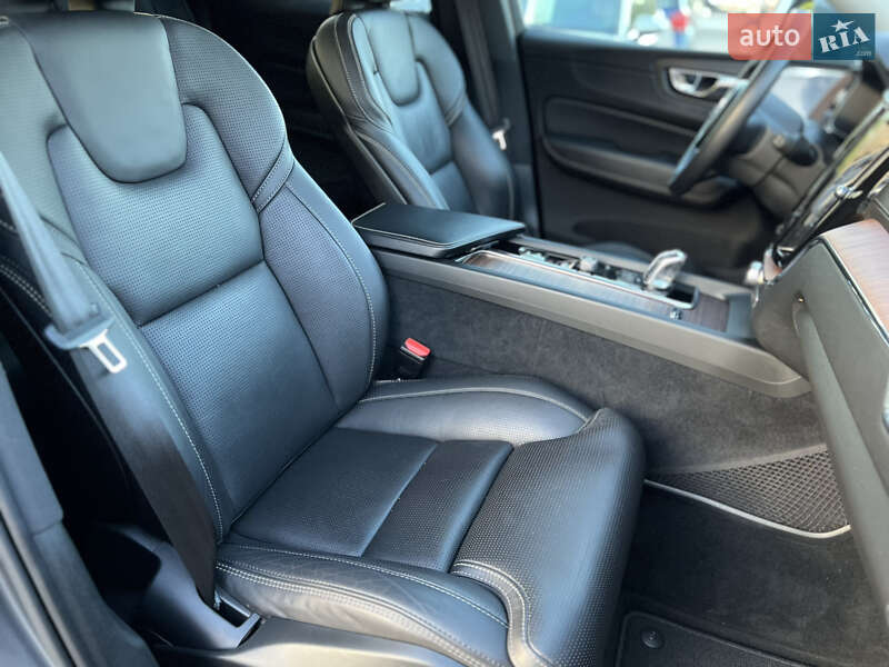 Позашляховик / Кросовер Volvo XC60 2019 в Києві