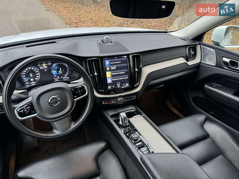 Внедорожник / Кроссовер Volvo XC60 2018 в Киеве фото 15 Внедорожник / Кроссовер Volvo XC60 2018 в Киеве