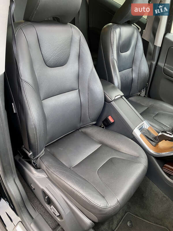 Внедорожник / Кроссовер Volvo XC60 2017 в Владимире фото 30 Внедорожник / Кроссовер Volvo XC60 2017 в Владимире