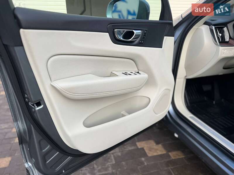 Позашляховик / Кросовер Volvo XC60 2021 в Івано-Франківську