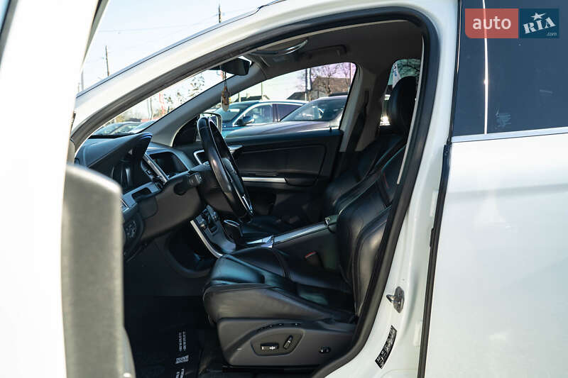 Позашляховик / Кросовер Volvo XC60 2014 в Чернівцях