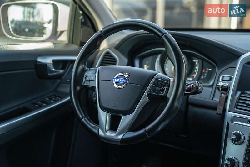 Позашляховик / Кросовер Volvo XC60 2014 в Чернівцях