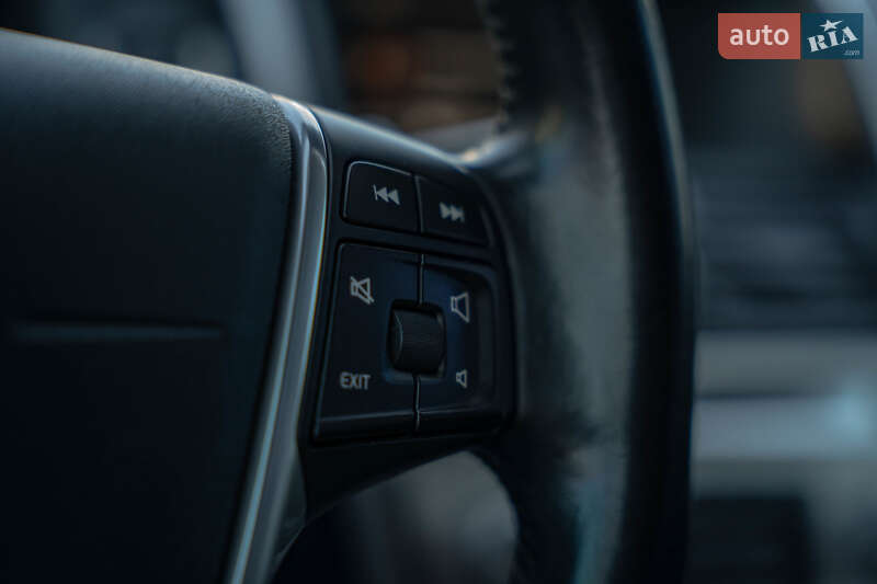 Позашляховик / Кросовер Volvo XC60 2014 в Чернівцях