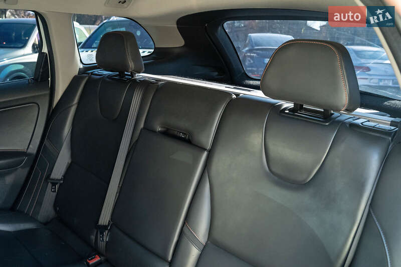 Позашляховик / Кросовер Volvo XC60 2014 в Чернівцях