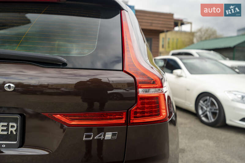 Внедорожник / Кроссовер Volvo XC60 2018 в Киеве