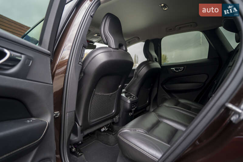 Внедорожник / Кроссовер Volvo XC60 2018 в Киеве