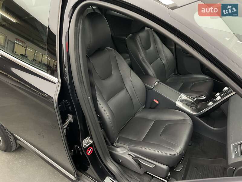 Позашляховик / Кросовер Volvo XC60 2015 в Києві фото 20 Позашляховик / Кросовер Volvo XC60 2015 в Києві