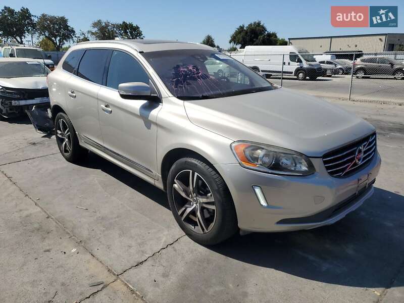 Внедорожник / Кроссовер Volvo XC60 2017 в Киеве