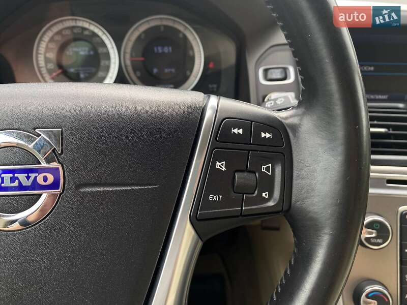 Позашляховик / Кросовер Volvo XC60 2011 в Києві