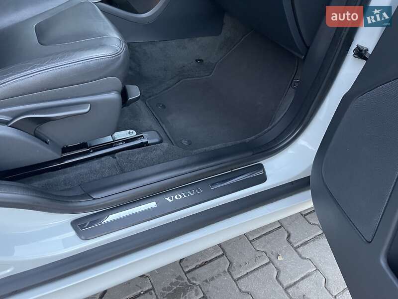 Внедорожник / Кроссовер Volvo XC60 2016 в Луцке фото 15 Внедорожник / Кроссовер Volvo XC60 2016 в Луцке