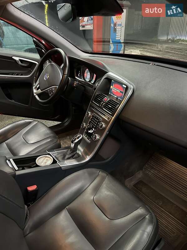 Внедорожник / Кроссовер Volvo XC60 2016 в Львове