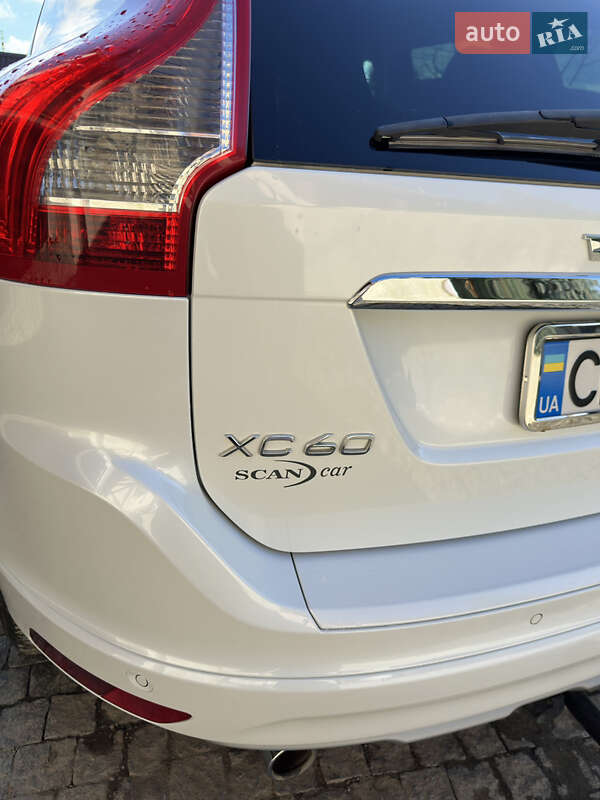 Позашляховик / Кросовер Volvo XC60 2015 в Чернівцях