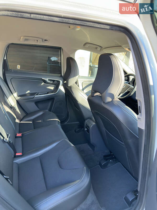 Позашляховик / Кросовер Volvo XC60 2015 в Чернівцях