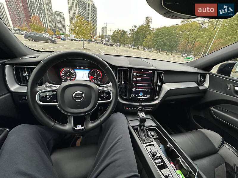 Внедорожник / Кроссовер Volvo XC60 2020 в Киеве