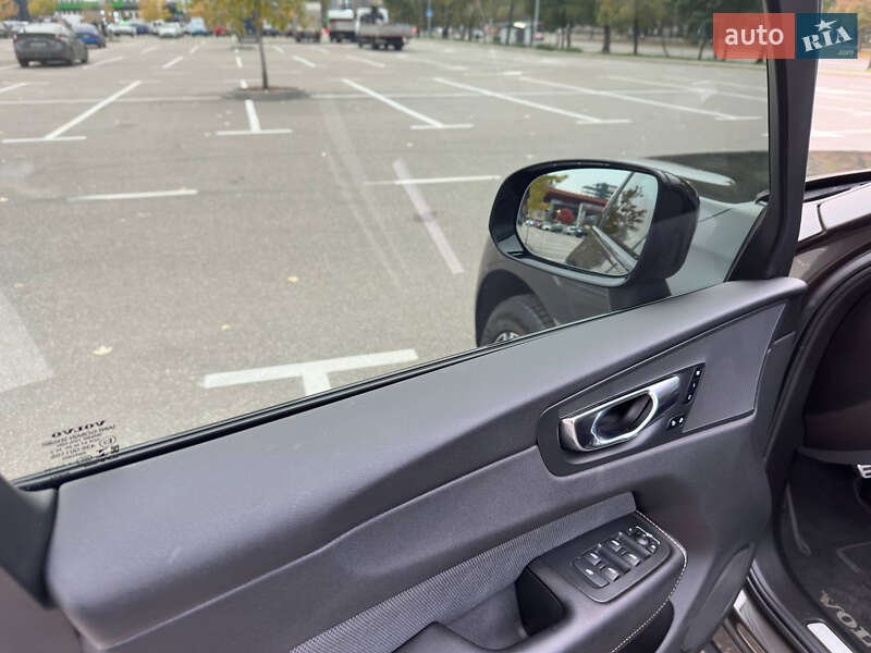 Внедорожник / Кроссовер Volvo XC60 2020 в Киеве