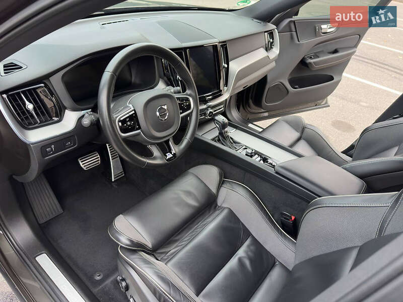 Внедорожник / Кроссовер Volvo XC60 2020 в Киеве