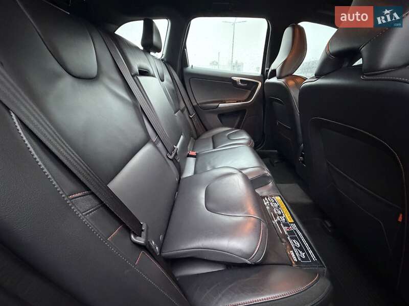 Позашляховик / Кросовер Volvo XC60 2016 в Києві