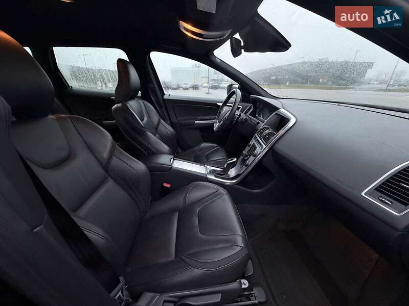 Позашляховик / Кросовер Volvo XC60 2016 в Києві