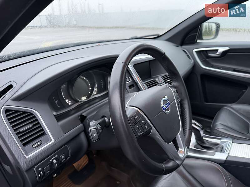 Позашляховик / Кросовер Volvo XC60 2016 в Києві