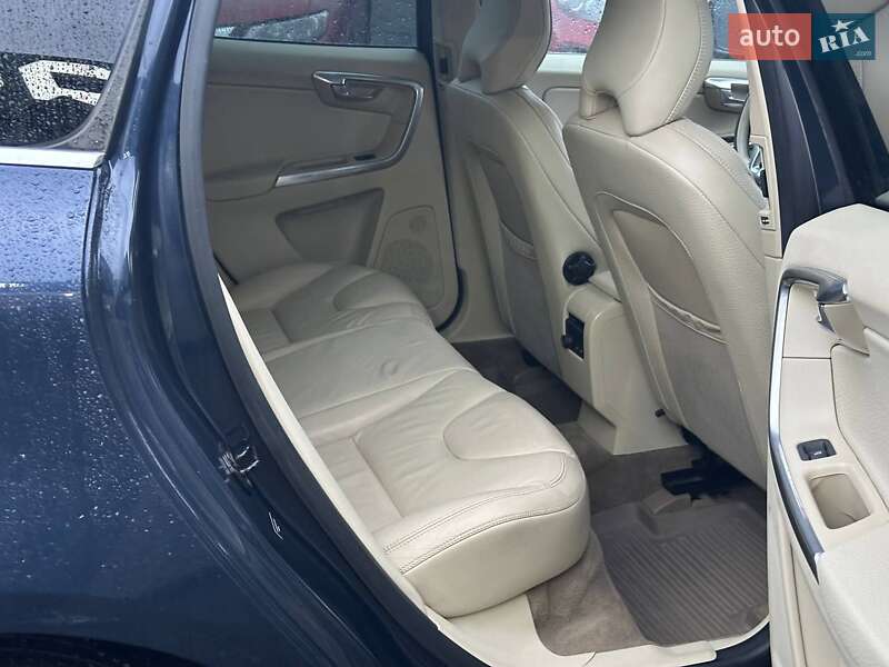 Внедорожник / Кроссовер Volvo XC60 2015 в Луцке